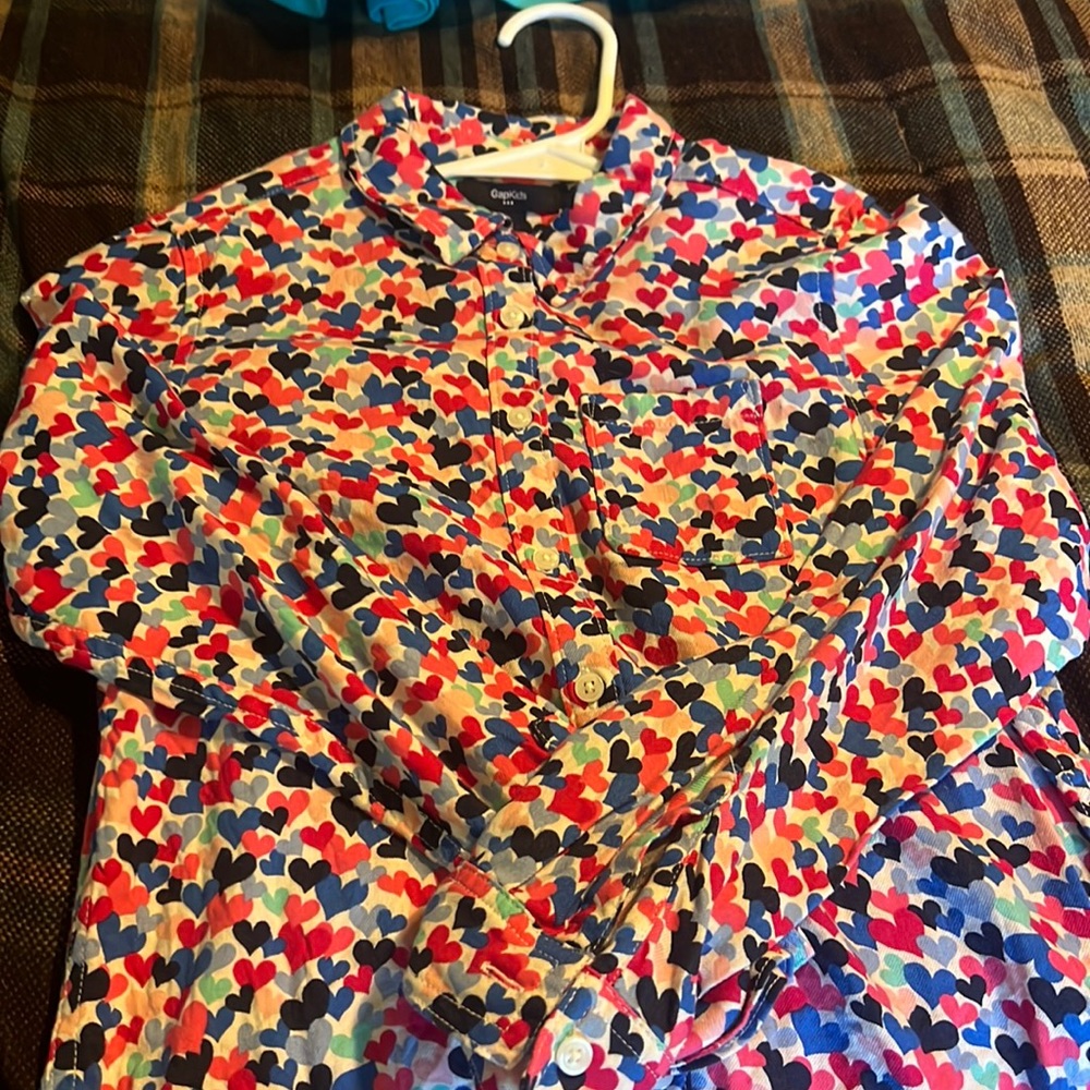 A girls button down shirt like new